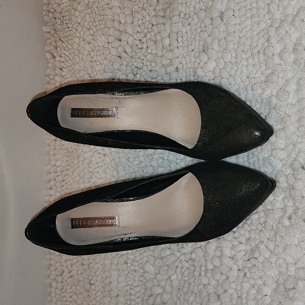 BCBG MAXAZRIA BLACK/GOLD METALLIC SHOE